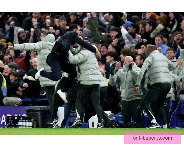 英超精彩对决：利物浦主场3-0轻松战胜切尔西豪取三连胜